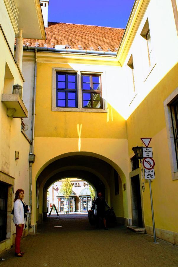 Parva Villa Miskolc Buitenkant foto